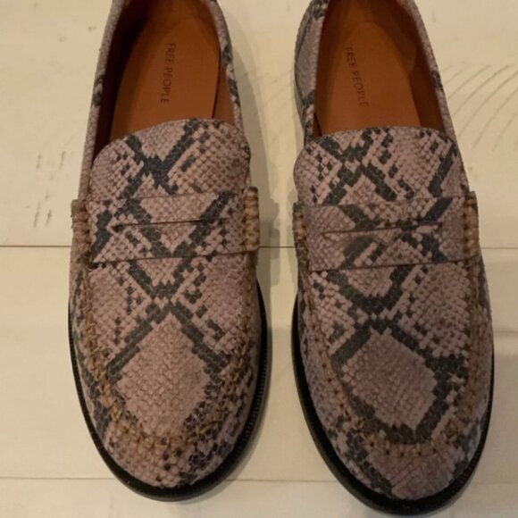 Blanket Stitch Loafers | Free People Free People Blanket Stitch Loafer - Beige Snake - Never Worn!